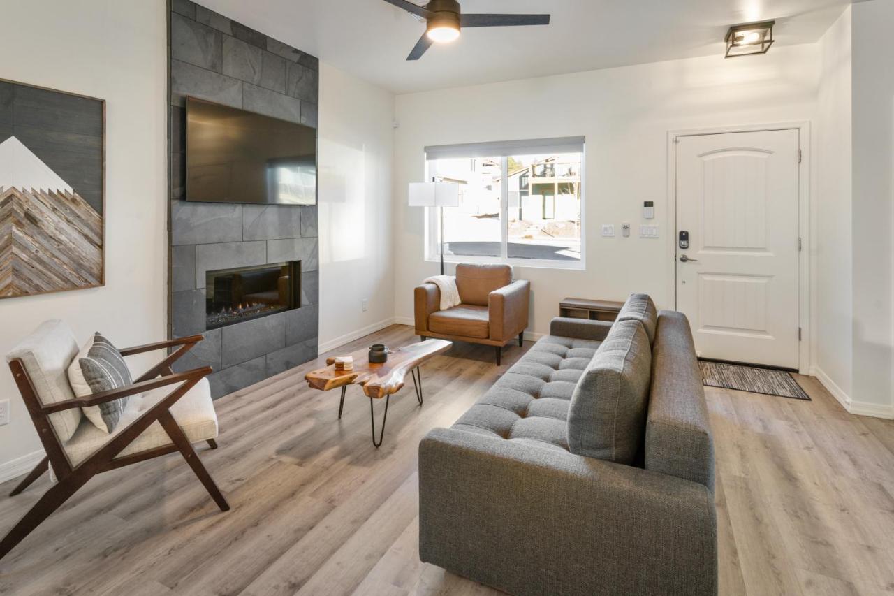 Flg Retreat - Modern Home With Mountain Views 깃대 외부 사진