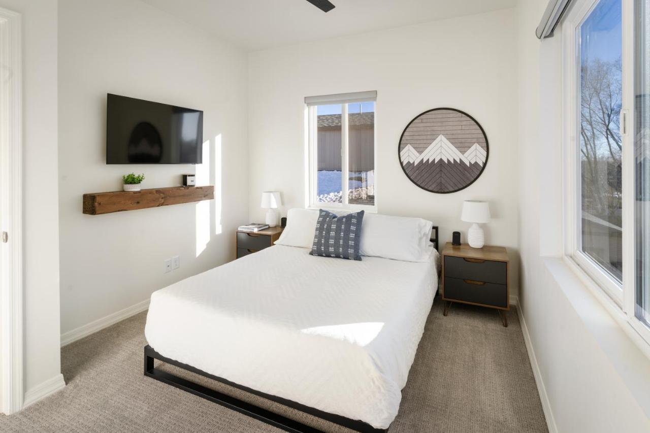 Flg Retreat - Modern Home With Mountain Views 깃대 외부 사진